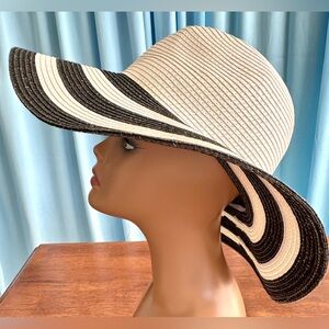 Magid Summer Floppy Hat Black & White Swirls 100% Straw
